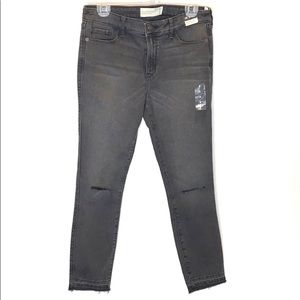 Abercrombie & Fitch Ripped Ankle Jean Size 28 NWT